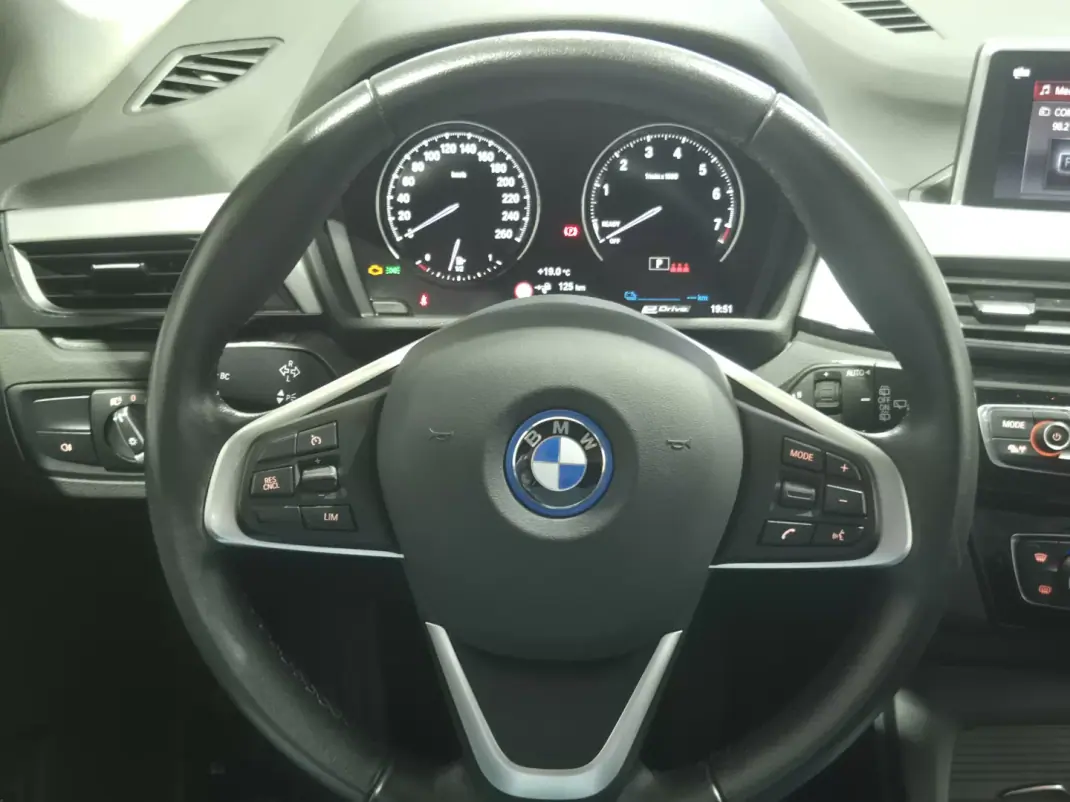 BMW X1 2022 - 27500 EUR, 63000 km - AUTO.MOTO.pt - 63000km - foto 18 de 37