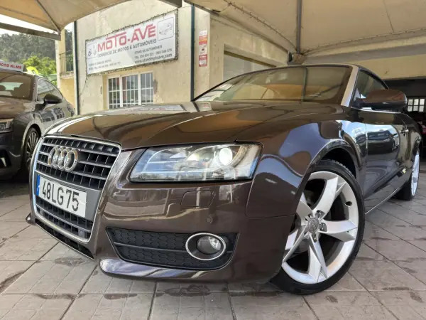 Audi A5 Cabrio 2011 - 14950 EUR, 274529 km - AUTO.MOTO.pt - 274529km - foto 2 de 37