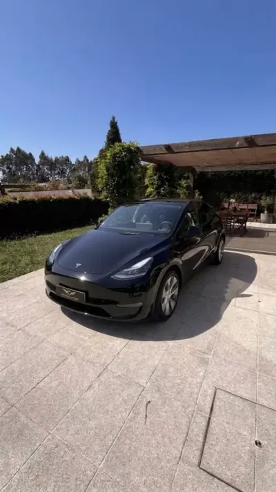 Tesla Model Y 2022 - 36900 EUR, 81500 km - foto 2 de 23