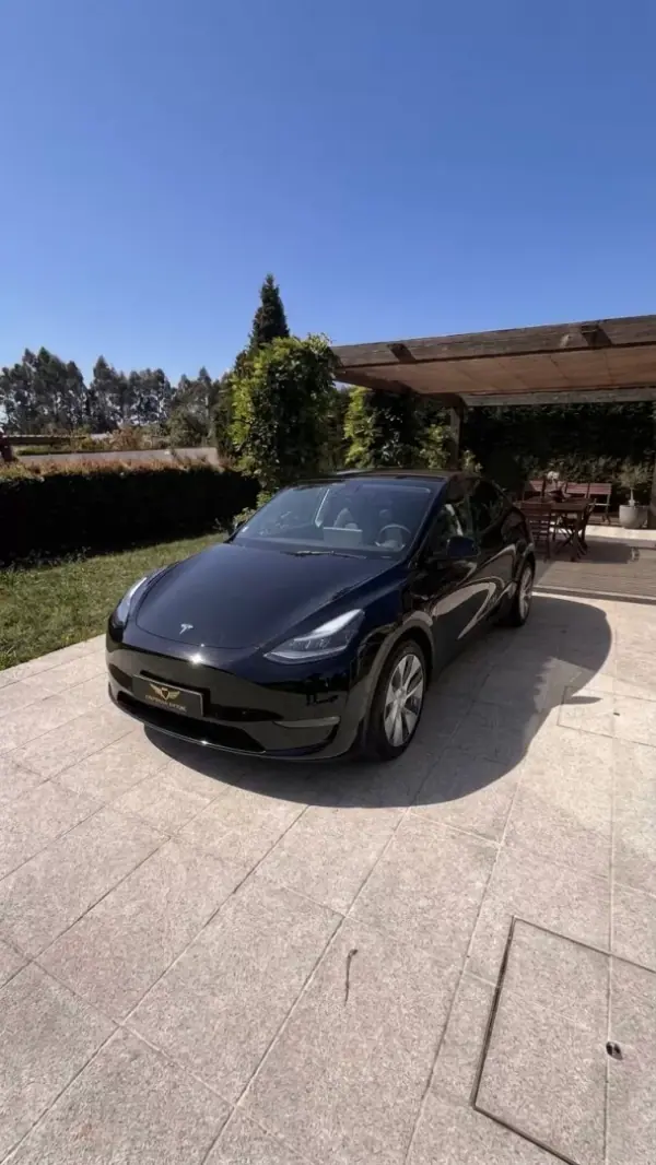 Tesla Model Y Long-Range RWD 2022 Electric — 81 500 km Tesla Model Y Long-Range RWD 2022 Electric