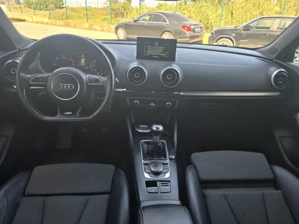 Audi A3 Sportback 2015 - 9950 EUR, 282000 km - AUTO.MOTO.pt - 282000km - foto 11 de 14