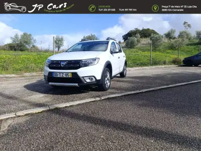 Dacia Sandero 2017 - 9750 EUR, 128440 km - AUTO.MOTO.pt - 128440km - foto 2 de 17