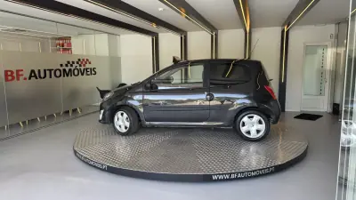 Renault Twingo 2009 - 4900 EUR, 139709 km - AUTO.MOTO.pt - 139709km - foto 16 de 52