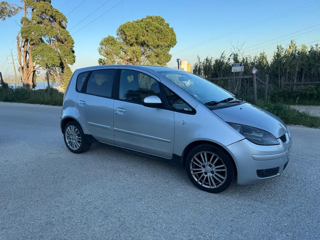 Mitsubishi Colt 2008 - 3000 EUR, 262000 km - AUTO.MOTO.pt - 262000km - foto 9 de 9