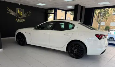 Maserati Ghibli 2021 - 62500 EUR, 45000 km - 45000km - foto 14 de 51