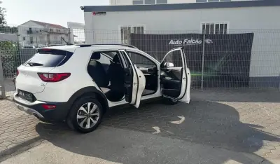 Kia Stonic 2022 - 14900 EUR, 71342 km - AUTO.MOTO.pt - 71342km - foto 17 de 20