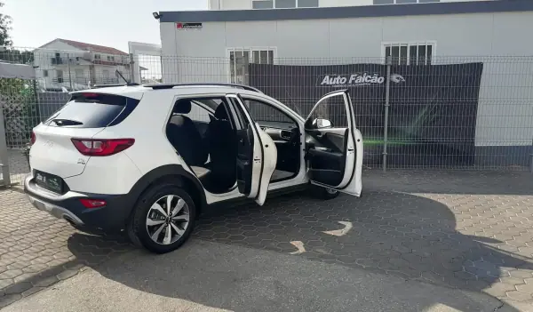 Kia Stonic 2022 - 14900 EUR, 71342 km - AUTO.MOTO.pt - 71342km - foto 17 de 20