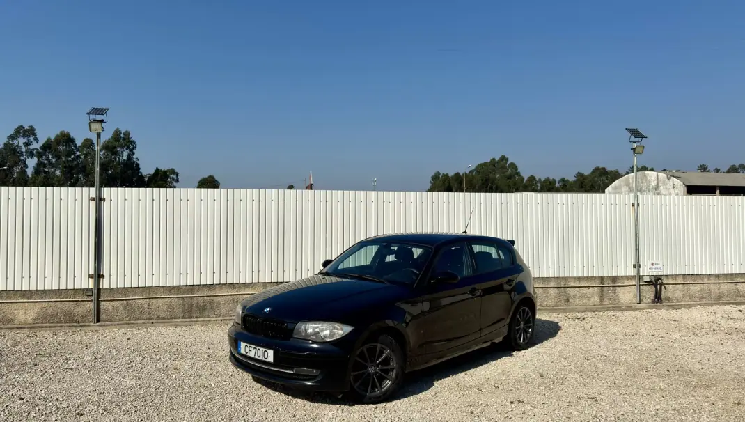 BMW 118 2009 - 9950 EUR, 260000 km - AUTO.MOTO.pt - 260000km - foto 3 de 3