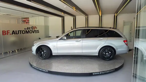 Mercedes-Benz C 220 2010 - 9900 EUR, 291040 km - AUTO.MOTO.pt - 291040km - foto 14 de 61
