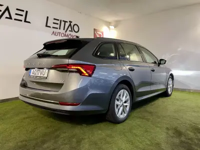 Skoda Octavia Break 2022 - 21500 EUR, 62000 km - AUTO.MOTO.pt - 62000km - foto 7 de 33
