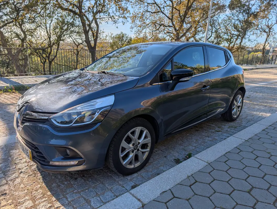 Renault Clio 2018 - 10500 EUR, 69000 km - AUTO.MOTO.pt - 69000km - foto 6 de 19