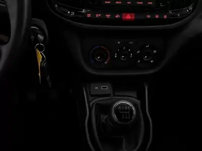 Fiat 2020 - 11900 EUR, 238000 km - AUTO.MOTO.pt - 238000km - foto 8 de 14