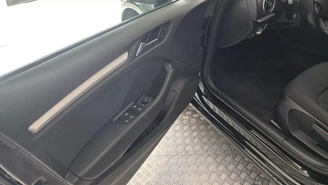 Audi A3 Sportback 2016 - 11900 EUR, 253264 km - AUTO.MOTO.pt - 253264km - foto 32 de 55