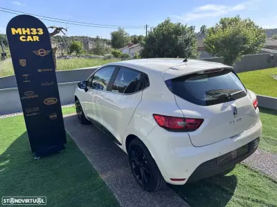 Renault Clio 2017 - 9900 EUR, 135702 km - AUTO.MOTO.pt - 135702km - foto 12 de 47