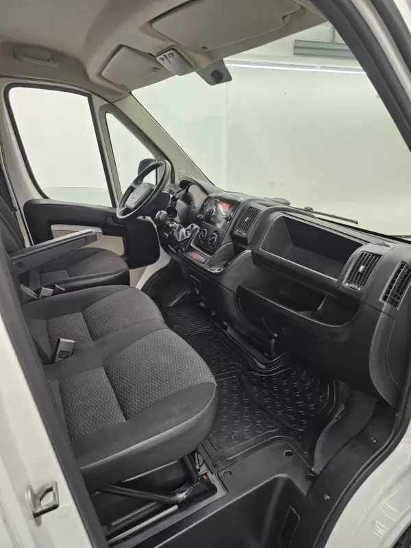 Peugeot BOXER 2.0 BlueHDi 435 L4H2 Premium 2017 - 15990 EUR, 168872 km - AUTO.MOTO.pt - 168872km - foto 27 de 30