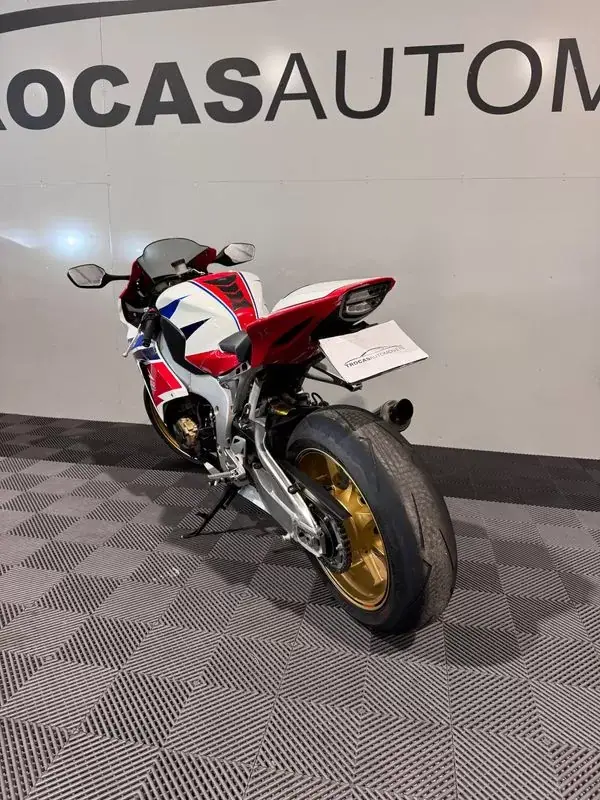 Honda CBR 1000RR 2015 - 14500 EUR, 33944 km - AUTO.MOTO.pt - 33944km - foto 10 de 21