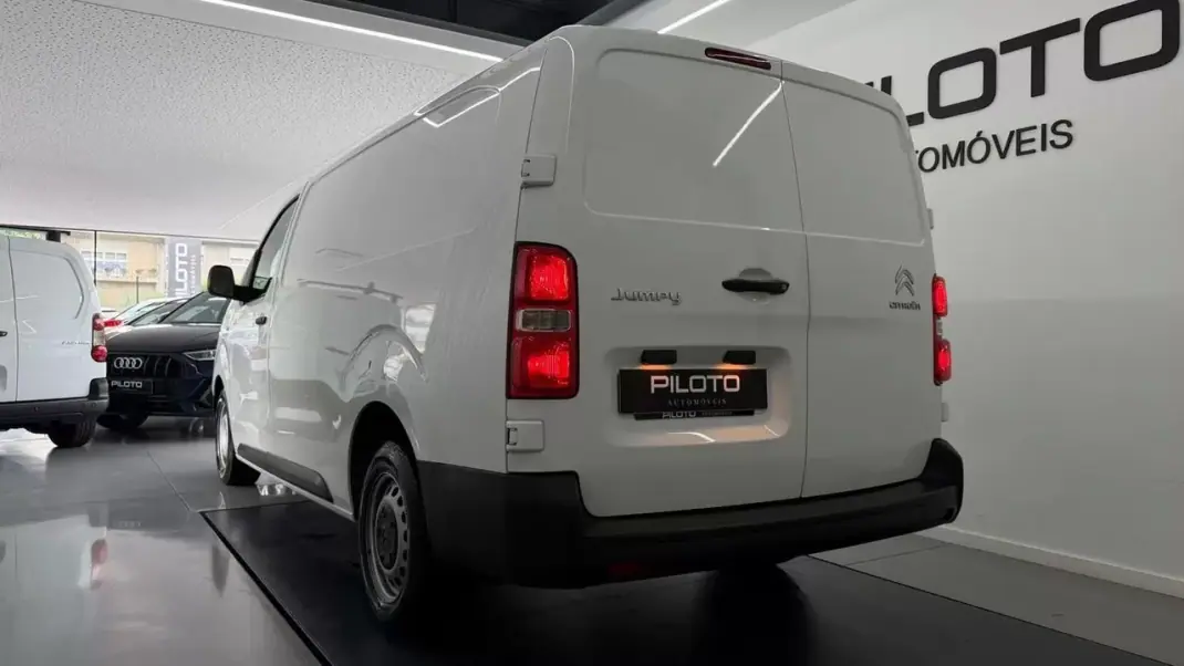 Citroën Jumpy 2021 - 14990 EUR, 221978 km - AUTO.MOTO.pt - 221978km - foto 17 de 21