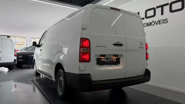 Citroën Jumpy 2021 - 14990 EUR, 221978 km - AUTO.MOTO.pt - 221978km - foto 17 de 21