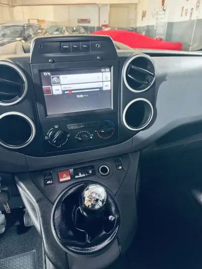 Citroën BERLINGO 1.6 BLUE HDI (Fibrada) 3L 100 CV 2015 - 6990 EUR, 257315 km - AUTO.MOTO.pt - 257315km - foto 20 de 27