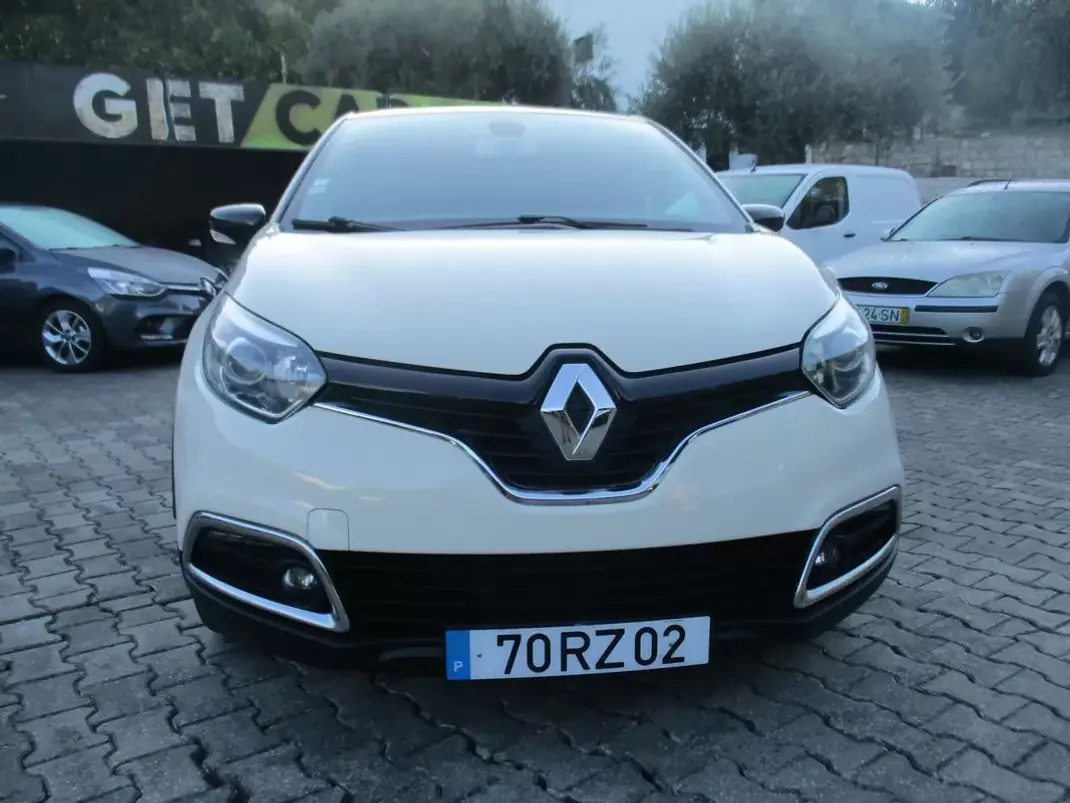 Renault Captur 2015 - 9990 EUR, 130000 km - 130000km - foto 3 de 22