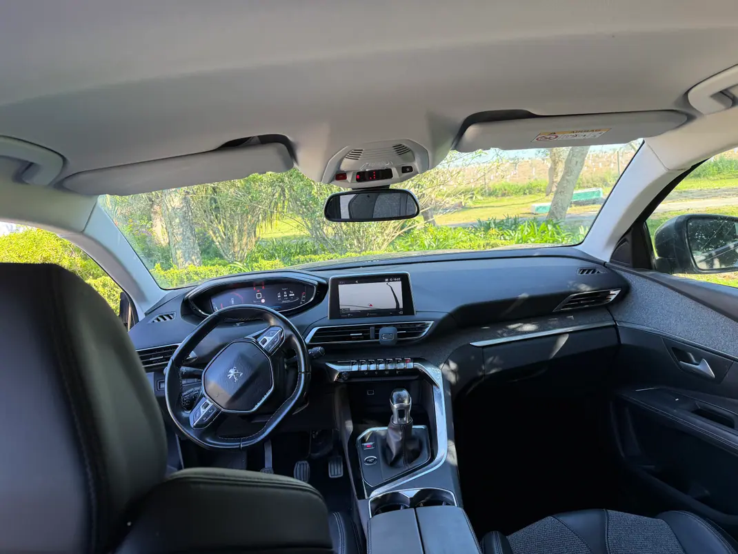 Peugeot 3008 2018 - 15000 EUR, 230000 km - AUTO.MOTO.pt - 230000km - foto 6 de 10