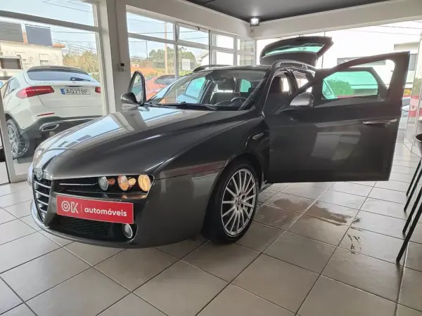 Alfa Romeo 159 Sportwagon 2008 - 7250 EUR, 221050 km - AUTO.MOTO.pt - 221050km - foto 21 de 37