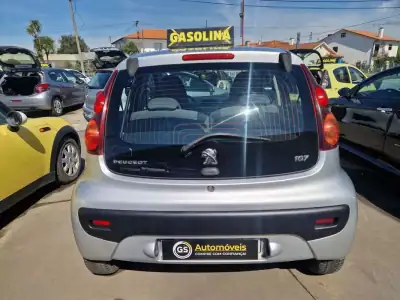 Peugeot 107 2012 - 6750 EUR, 163000 km - AUTO.MOTO.pt - 163000km - foto 6 de 12