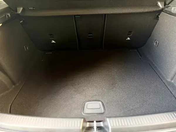 Mercedes-Benz A 180 2019 - 27950 EUR, 79000 km - AUTO.MOTO.pt - 79000km - foto 27 de 32