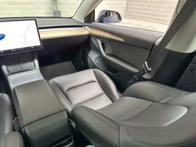 Tesla Model 3 2021 - 27950 EUR, 58905 km - AUTO.MOTO.pt - 58905km - foto 14 de 55