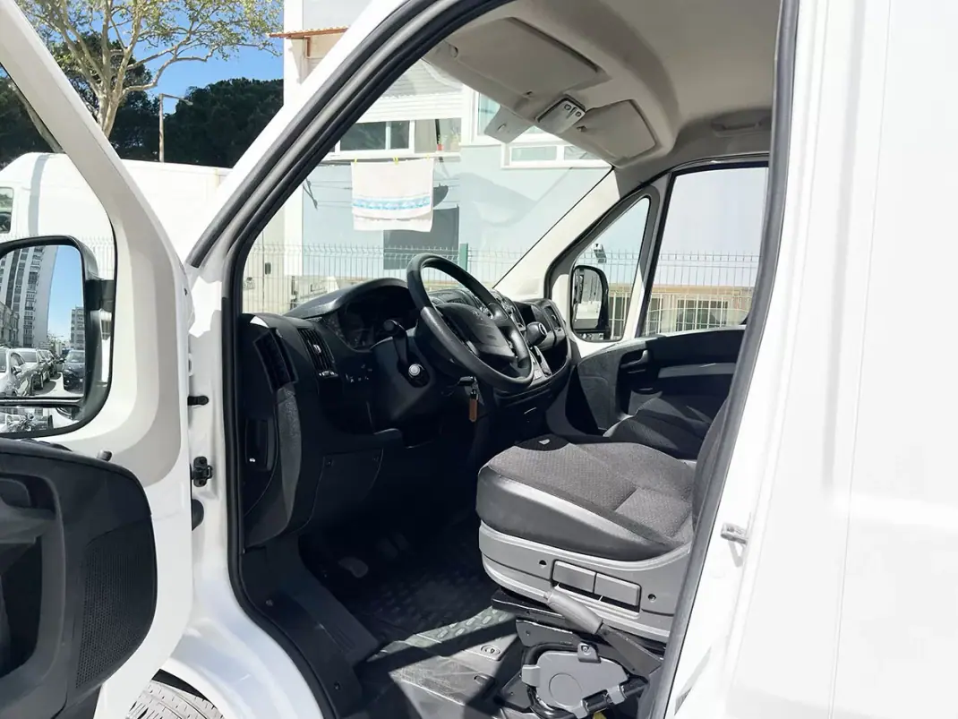 Peugeot 2020 - 16800 EUR, 177696 km - AUTO.MOTO.pt - 177696km - foto 6 de 21