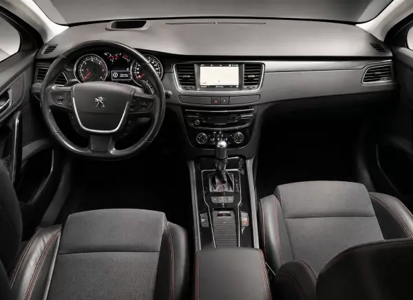 Peugeot 508 2017 - 12900 EUR, 187922 km - AUTO.MOTO.pt - 187922km - foto 10 de 11