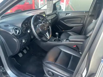 Mercedes-Benz B 180 2013 - 9947 EUR, 239000 km - AUTO.MOTO.pt - 239000km - foto 8 de 23