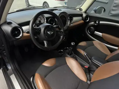 MINI Cooper 2012 - 9750 EUR, 212000 km - AUTO.MOTO.pt - 212000km - foto 9 de 17
