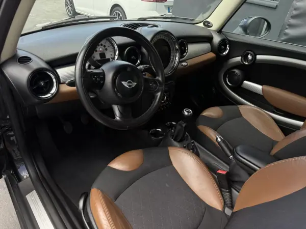 MINI Cooper 2012 - 8750 EUR, 212000 km - AUTO.MOTO.pt - 212000km - foto 9 de 17