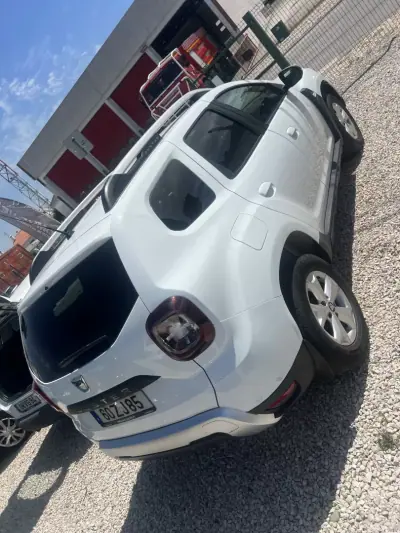 Dacia Duster 2019 - 13999 EUR, 240000 km - AUTO.MOTO.pt - 240000km - foto 4 de 7