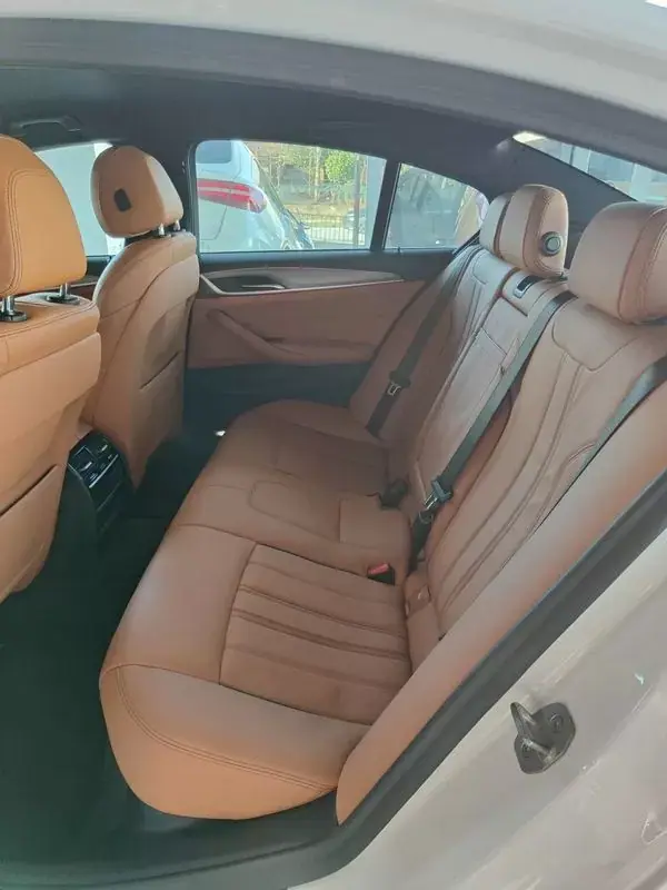 BMW 530e 2019 - 31500 EUR, 46900 km - AUTO.MOTO.pt - 46900km - foto 15 de 39