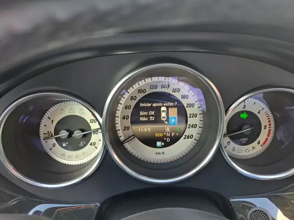 Mercedes-Benz CLS 350 2014 - 29000 EUR, 237000 km - AUTO.MOTO.pt - 237000km - foto 38 de 50