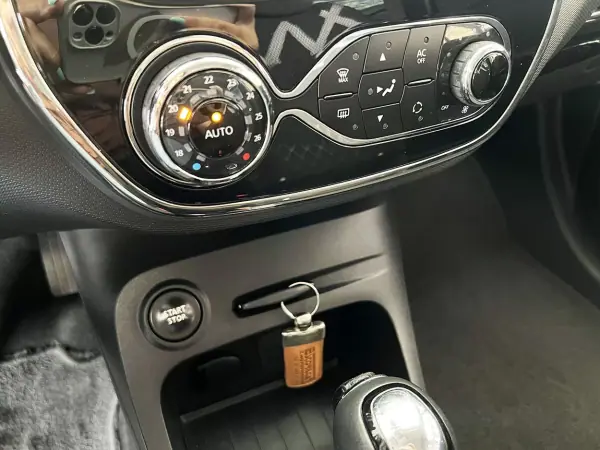 Renault Captur 2013 - 13800 EUR, 117690 km - 117690km - foto 13 de 22