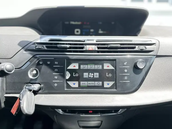 Citroën C4 Grand Picasso 2015 - 10990 EUR, 116000 km - AUTO.MOTO.pt - 116000km - foto 32 de 49