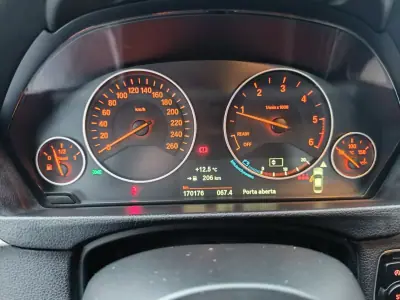 BMW 318 2016 - 16900 EUR, 170176 km - AUTO.MOTO.pt - 170176km - foto 21 de 30
