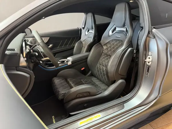 Mercedes-Benz C 63 AMG 2018 - 79990 EUR, 35000 km - AUTO.MOTO.pt - 35000km - foto 9 de 18