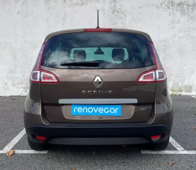 Renault Scénic 2010 - 7240 EUR, 176000 km - AUTO.MOTO.pt - 176000km - foto 4 de 19