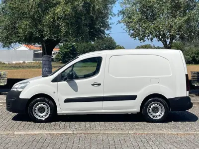 Citroën Berlingo 1.6 HDi Longa 2019 - 11750 EUR, 106000 km - AUTO.MOTO.pt - 106000km - foto 10 de 30