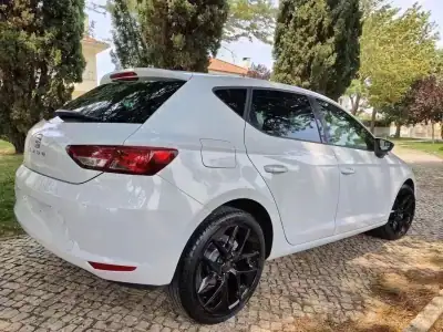 SEAT Leon 2014 - 10990 EUR, 179115 km - AUTO.MOTO.pt - 179115km - foto 4 de 16
