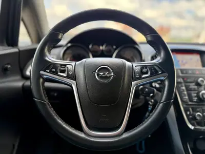 Opel Astra Sports Tourer 2015 - 8950 EUR, 159000 km - AUTO.MOTO.pt - 159000km - foto 20 de 26