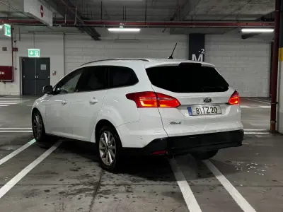 Ford Focus 2017 - 8500 EUR, 280100 km - AUTO.MOTO.pt - 280100km - foto 3 de 10