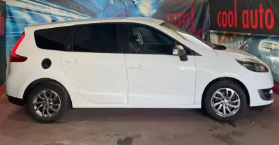 Renault Grand Scénic 2012 - 8899 EUR, 230000 km - AUTO.MOTO.pt - 230000km - foto 4 de 41