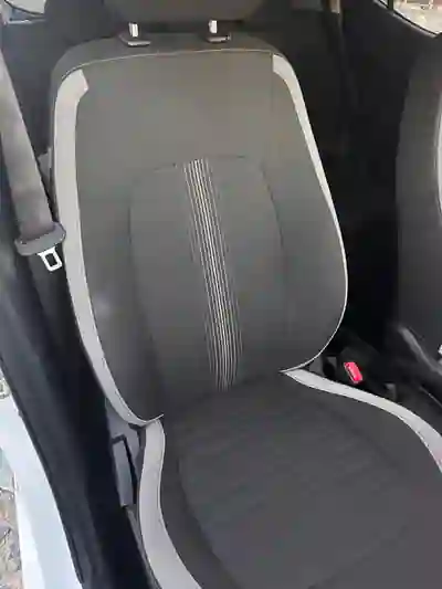 Hyundai i10 2022 - 14250 EUR, 15419 km - 15419km - foto 6 de 13
