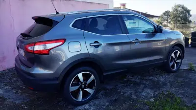 Nissan Qashqai 2017 - 15999 EUR, 139999 km - AUTO.MOTO.pt - 139999km - foto 4 de 34