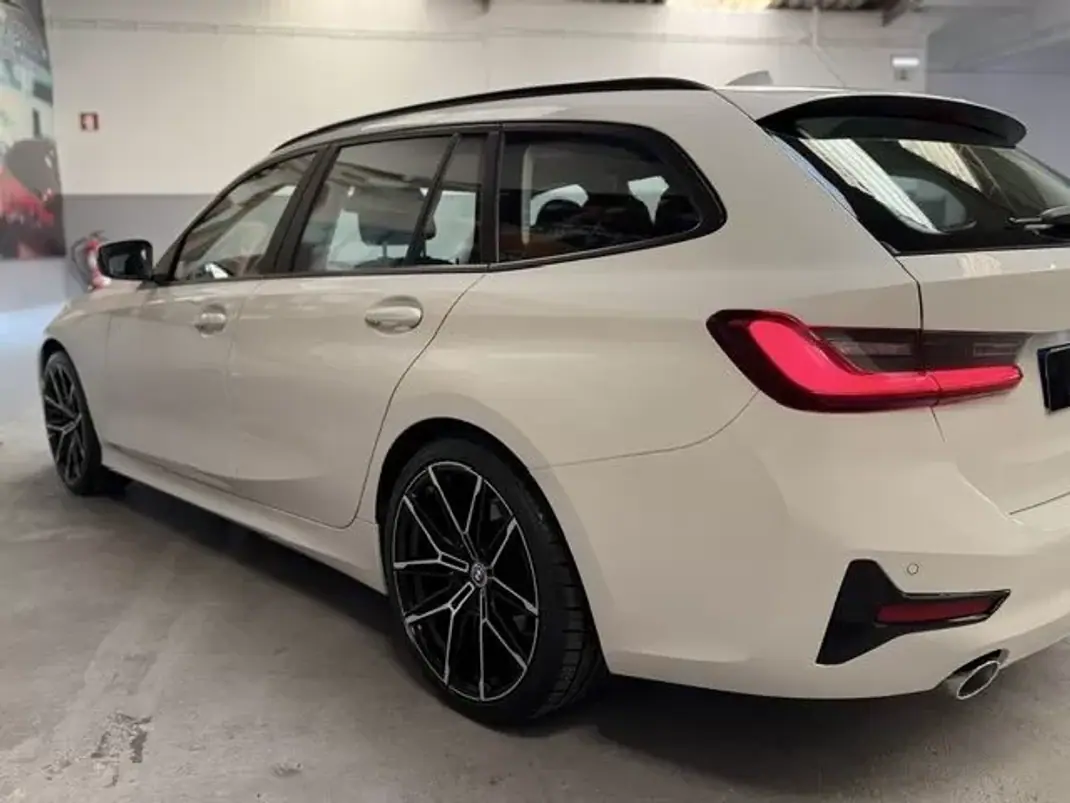 BMW 318 2020 - 18990 EUR, 248000 km - AUTO.MOTO.pt - 248000km - foto 6 de 14